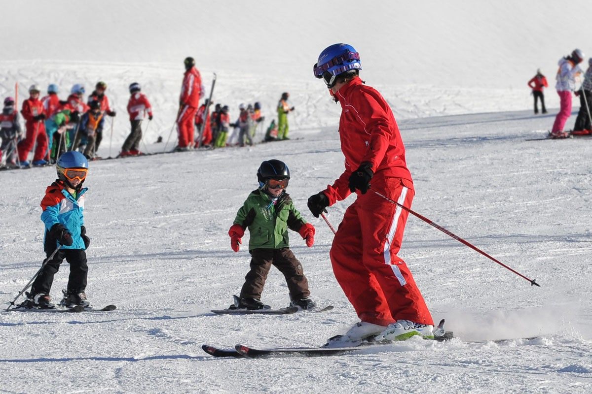 Szkoła narciarska i snowboardowa Czerwienne SKI szkoła narciarskia