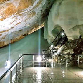 Dobszyńska jaskinia Lodowa