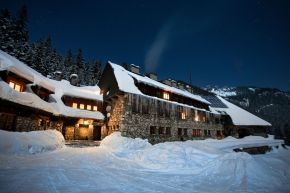 Schronisko Górskie PTTK na Polanie Chochołowskiej - schroniska - schronisko - Tatry