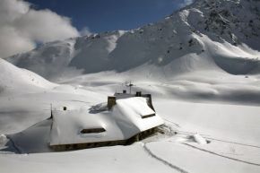 Schronisko PTTK w Dolinie Pięciu Stawów - schroniska - schronisko - Tatry