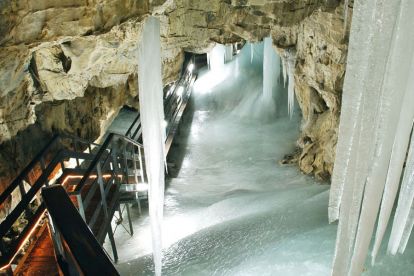 Demaniowska jaskinia lodowa