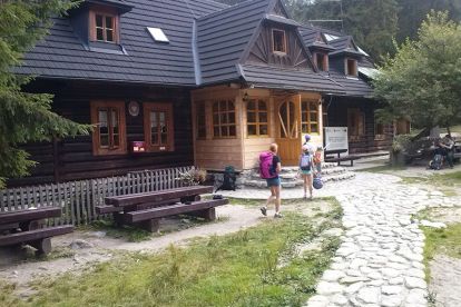Schronisko PTTK w Roztoce
