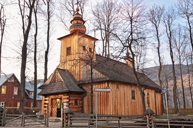 Atrakcje w Zakopanem, które warto zobaczyć w mieście stary kościół